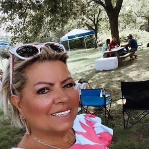 Meet your Posher, Marcia